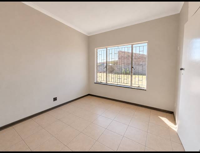 4 BEDROOM HOUSE FOR SALE IN WALDRIFT